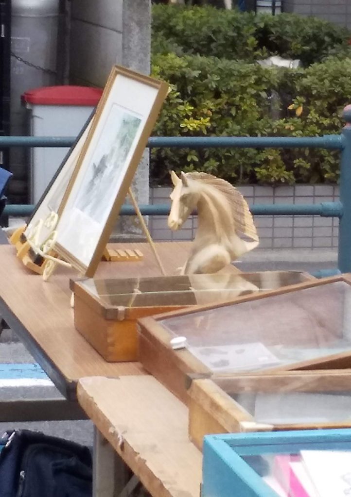 大和 骨董市 馬グッズ