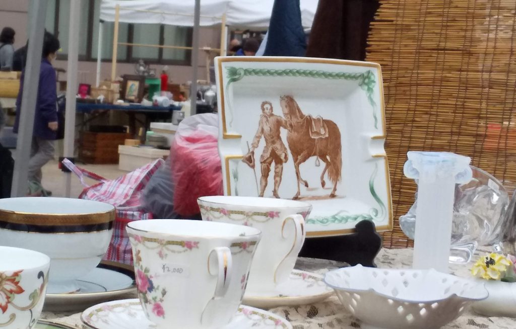 大和 骨董市 馬グッズ