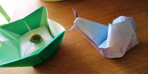 折り紙のカタツムリ